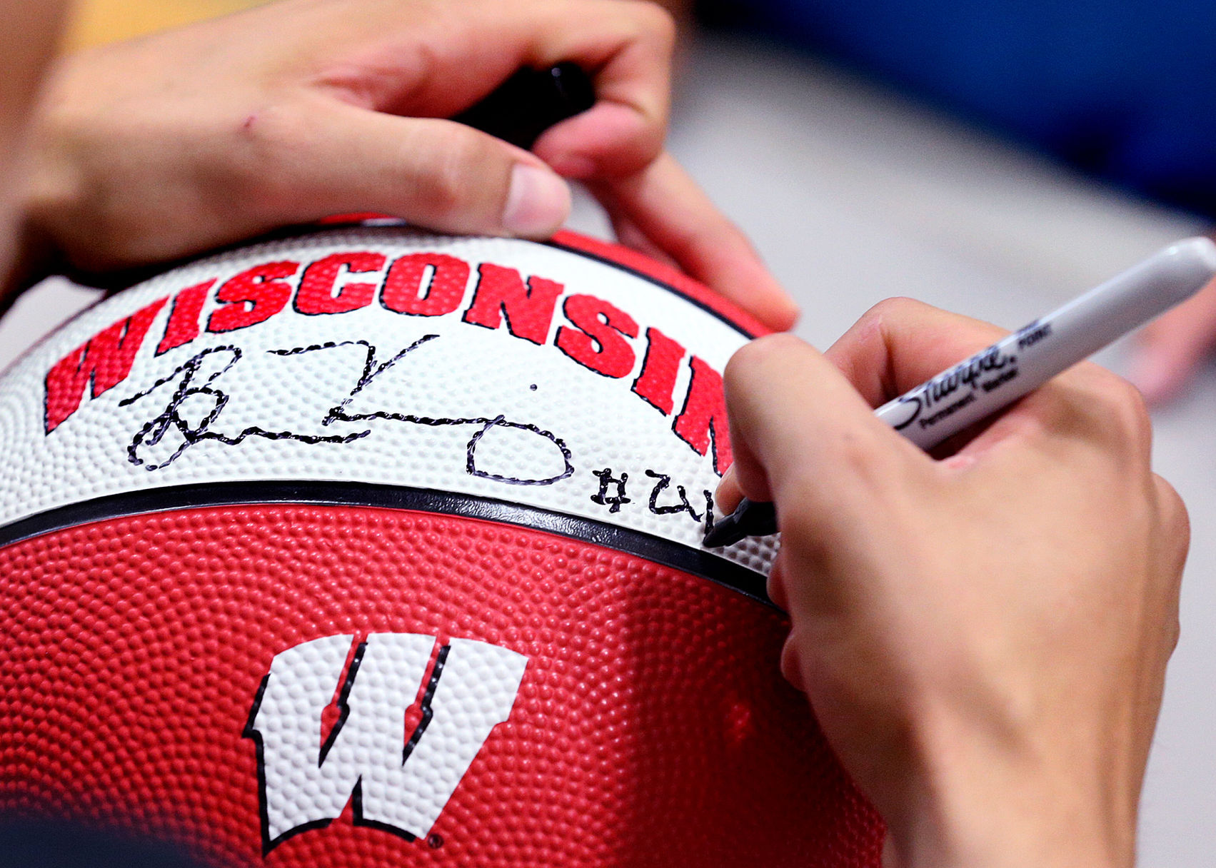 La Crosse Aquinas grad Bronson Koenig hosts basketball camp in hometown